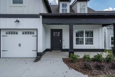 Main picture of Patton Crest Apartments