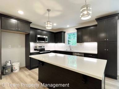 Main picture of 725 Hollie Way