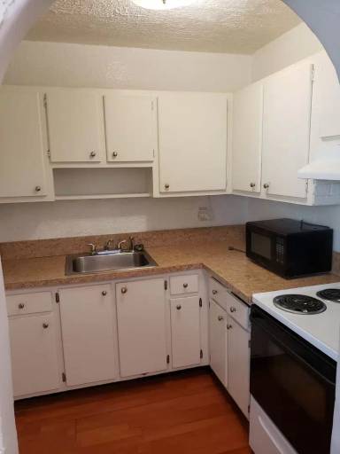 Main picture of 2037 SE 3rd St