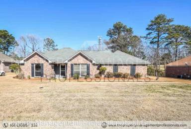 Main picture of 1015 Cobblestone Pl