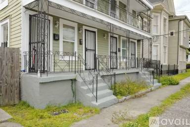 Main picture of 1315 N Roman St