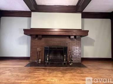 Main picture of 417 W Columbia Ter