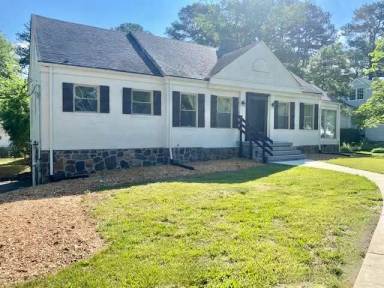 Main picture of 323 Guild Dr