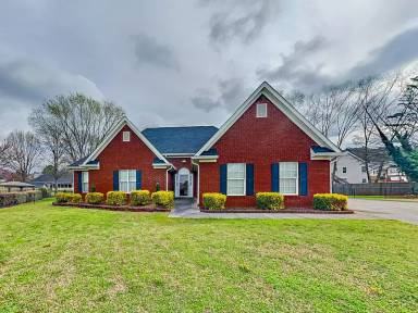 Main picture of 17 Derby Way NE