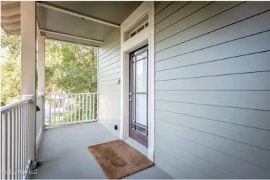 Main picture of 922 Porter Ave