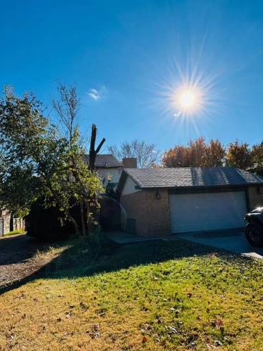 Main picture of 1901 Colonial Pkwy
