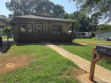Main picture of 415 N Eclipse St