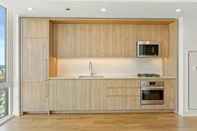 Main picture of 206 W Division St
