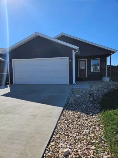 Main picture of 2911 Hutt Ct