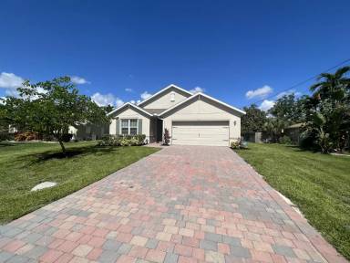 Main picture of 1102 SE 20th Ct