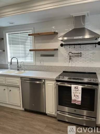 Main picture of 1674 Eucalyptus Dr