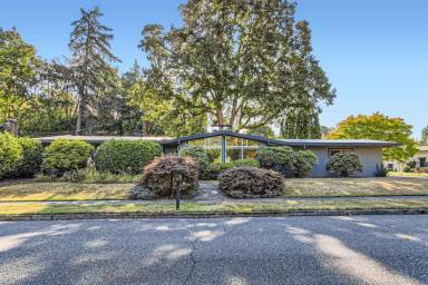 Main picture of 6870 SW Rollingwood Dr