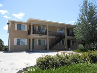 Main picture of 940 Village Cir