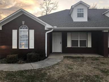 Main picture of 5220 Maysville Rd