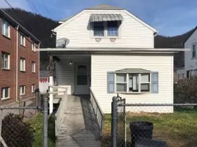 Main picture of 919 E Riverview Dr