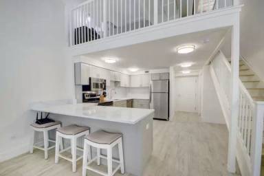 Main picture of 101 N Clematis St