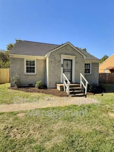 Main picture of 1065 N Holmes St