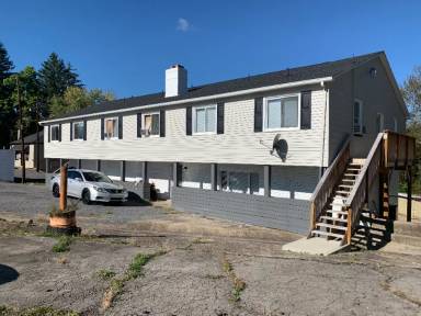 Main picture of 305 Vincennes Ave