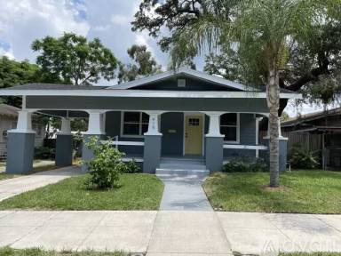 Main picture of 415 W Amelia Ave