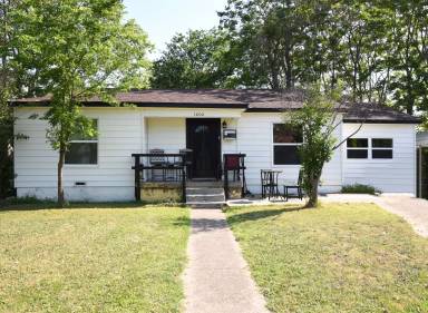 Main picture of 1202 Gray Dr