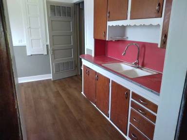 Main picture of 3371 Glenwood Ave