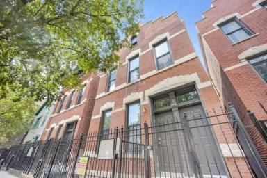 Main picture of 1325 W 18th Pl