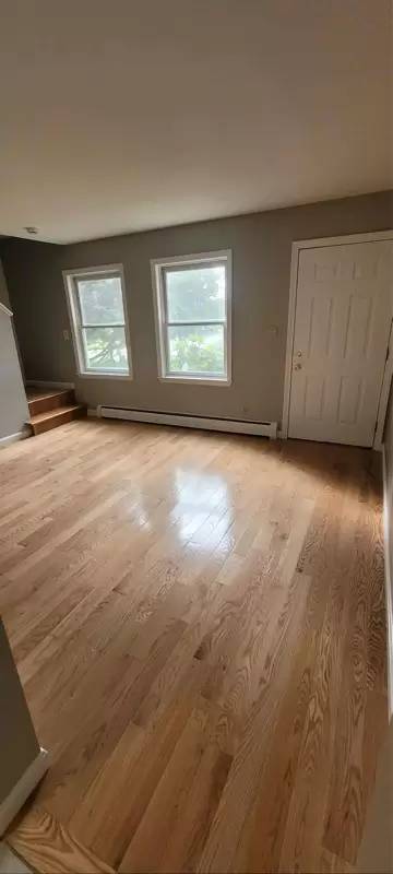 Main picture of 10 Lincoln Way