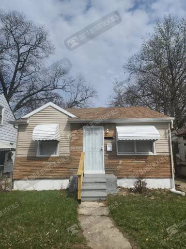 Main picture of 18676 Lamont St
