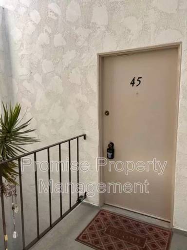 Main picture of La Montana Condominiums