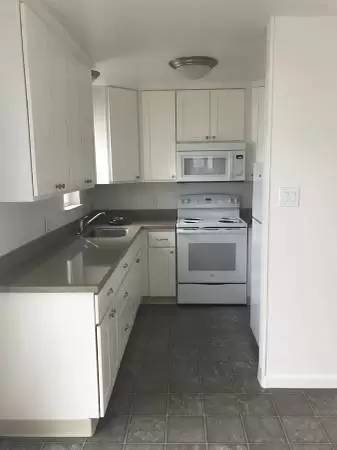 Main picture of 1596 Ebener St