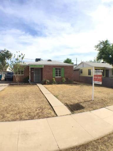 Main picture of 1523 E Cambridge Ave