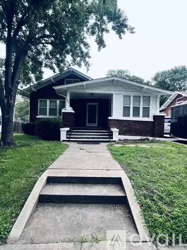Main picture of 408 N Park Blvd