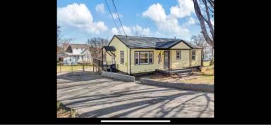 Main picture of 2113 Thomas Ave