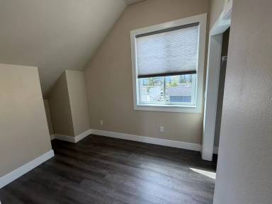 Main picture of 804 E Connecticut St