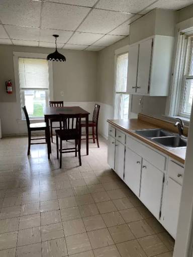Main picture of 14 Moore Ave