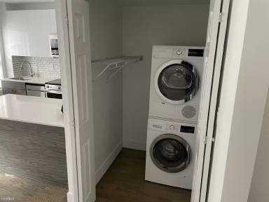 Main picture of 61 Joy St