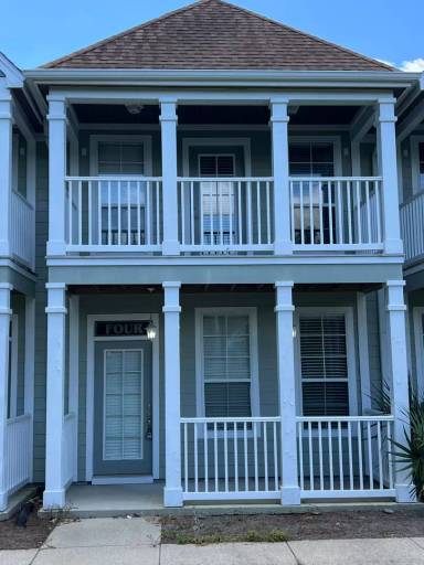 Main picture of 306 E De Soto St