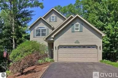 Main picture of 4440 Ground Pine Trl