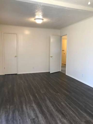 Main picture of 2060 S Wedgewood Ave