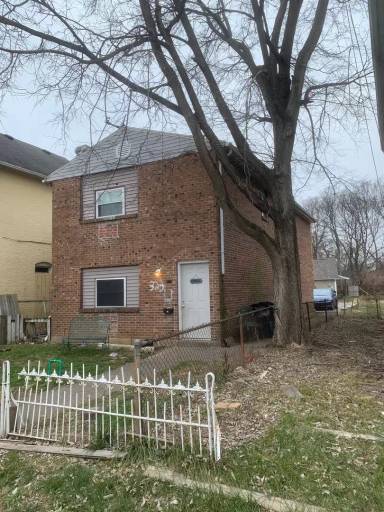Main picture of 323 Xenia Ave