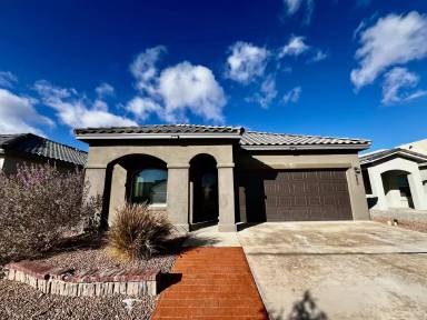 Main picture of 905 Malven Pl