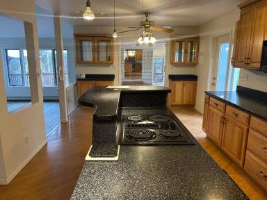 Main picture of 400 Crestmont Dr