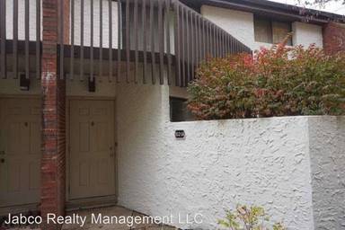 Main picture of 812 Stratford Dr