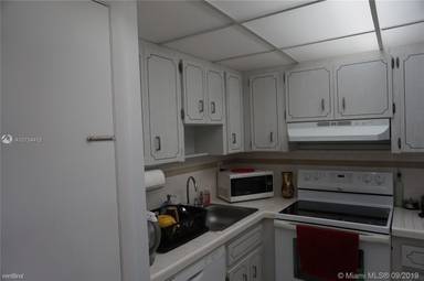 Main picture of 710 NE 29th St
