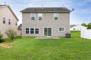 Main picture of 2021 Aspen Way Ct