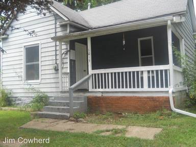 Main picture of 1013 S Douglas Ave