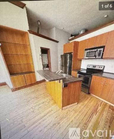 Main picture of 206 S Washington Sq
