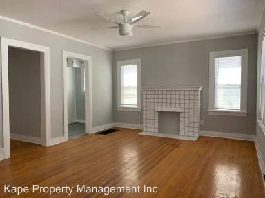 Main picture of 710 720 1/2 Hayworth Ave