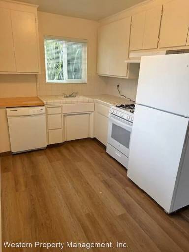 Main picture of 530 Laverne Ave