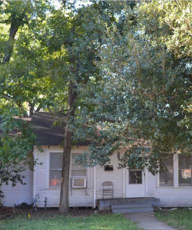 Main picture of 605 E 12th St
